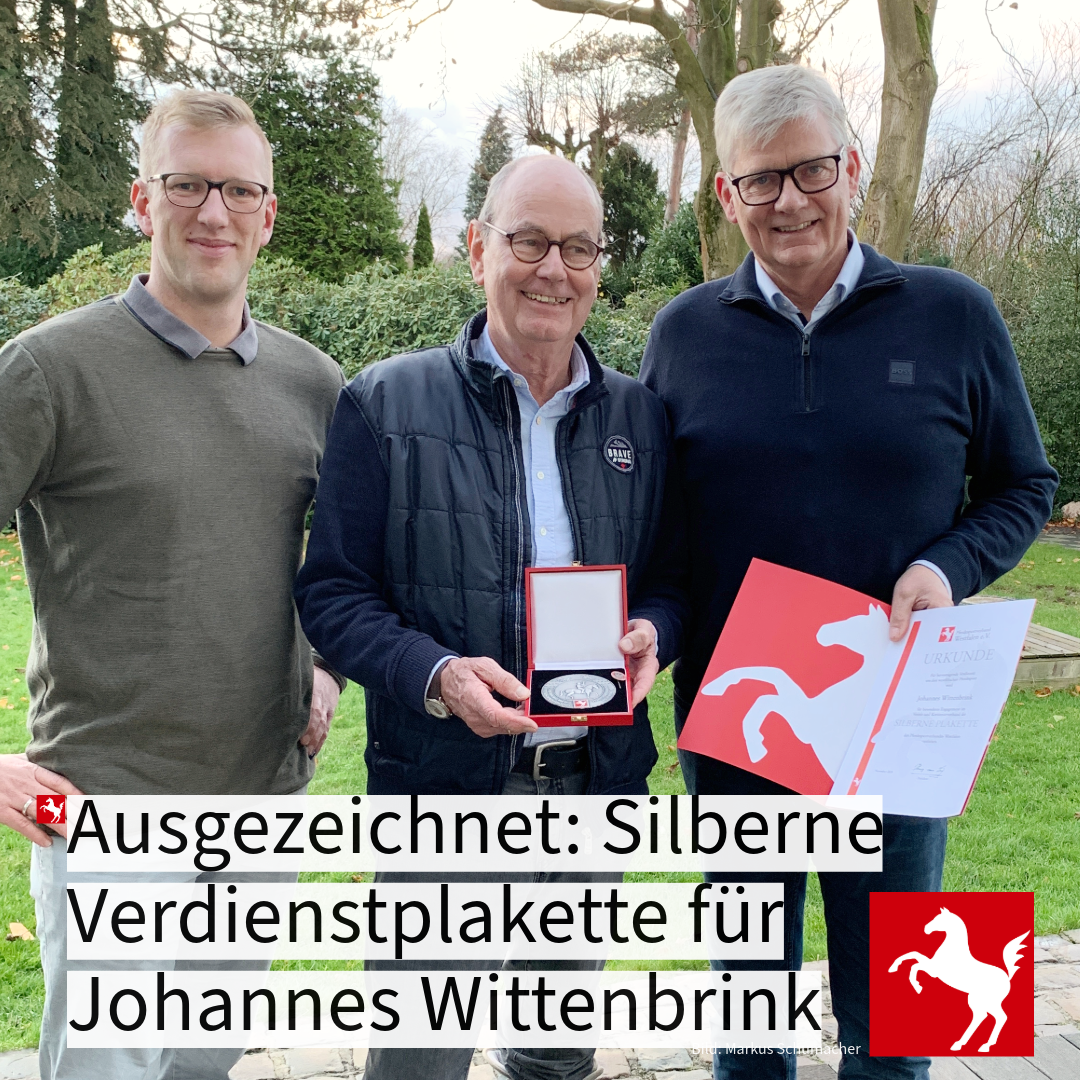 Johannes Wittenbrink hat die Silberen Verdienstplakette des Pferdesportverbandes Westfalen erhalten