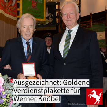 Werner Knöbel hat die Goldene Verdienstplakette des Pferdesportverbandes Westfalen erhalten